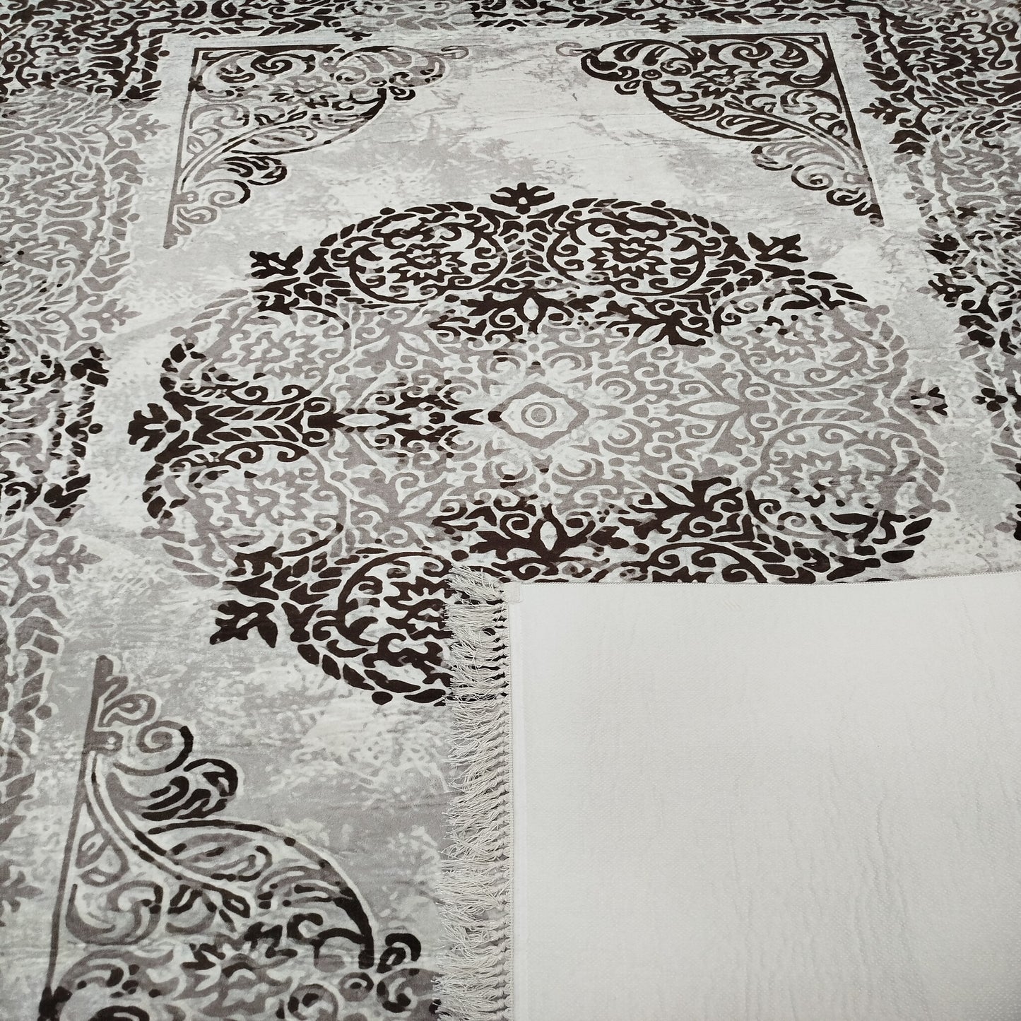Dywan 180×250 cm – Antypoślizgowy, podstawa z gąbki 3,5 mm