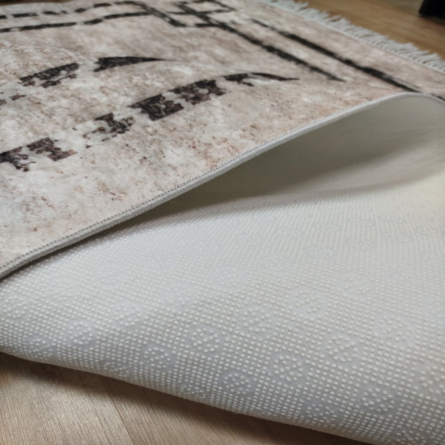 Dywan 160×200 cm – Antypoślizgowy, podstawa z gąbki 3,5 mm
