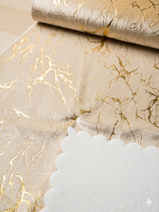 Pokrowiec Na Sofę Antypoślizgowy - 170x210 cm- Cappuccino & Złoto