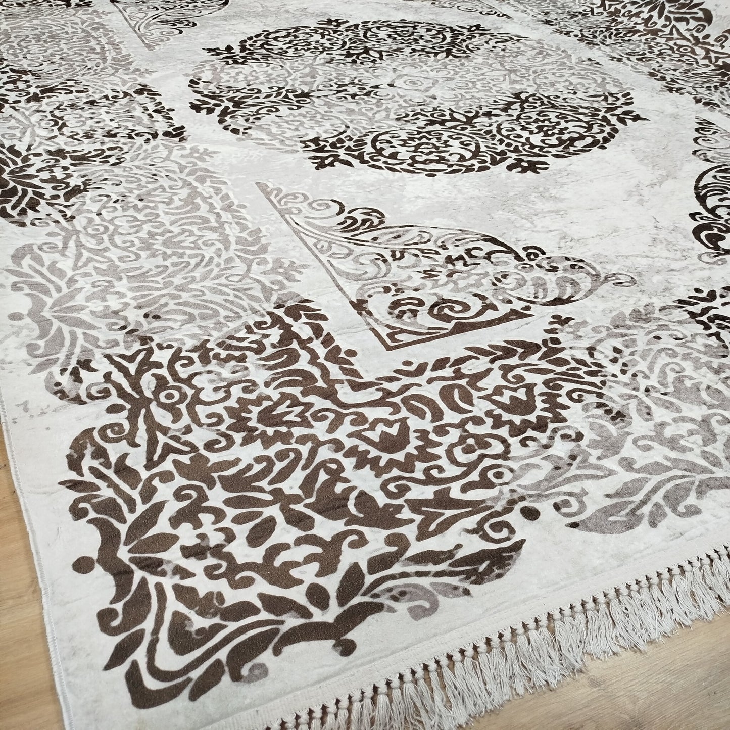Dywan 180×250 cm – Antypoślizgowy, podstawa z gąbki 3,5 mm