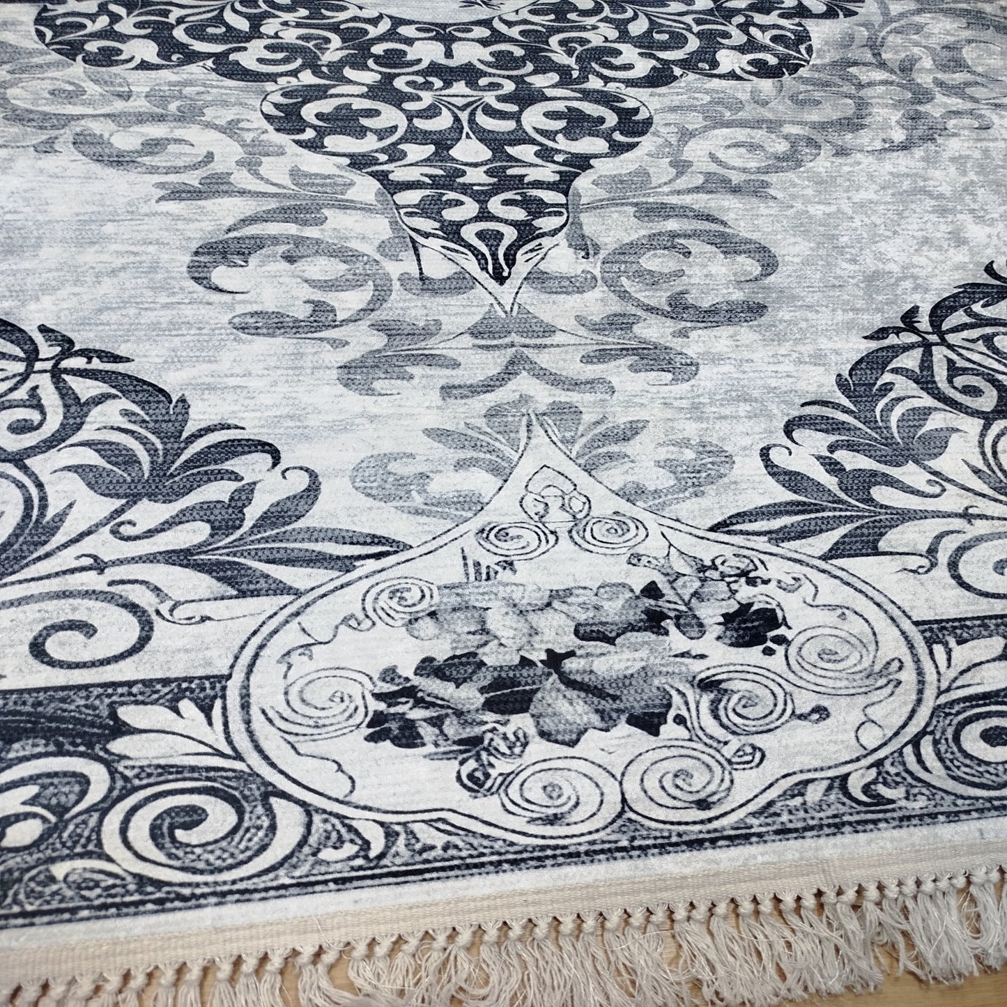 Dywan 180×250 cm – Antypoślizgowy, podstawa z gąbki 3,5 mm