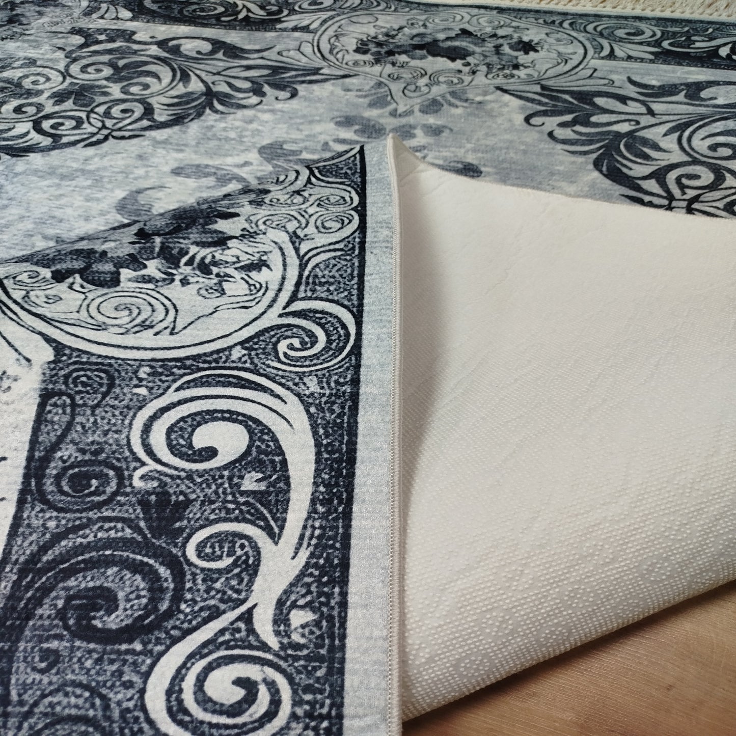 Dywan 180×250 cm – Antypoślizgowy, podstawa z gąbki 3,5 mm