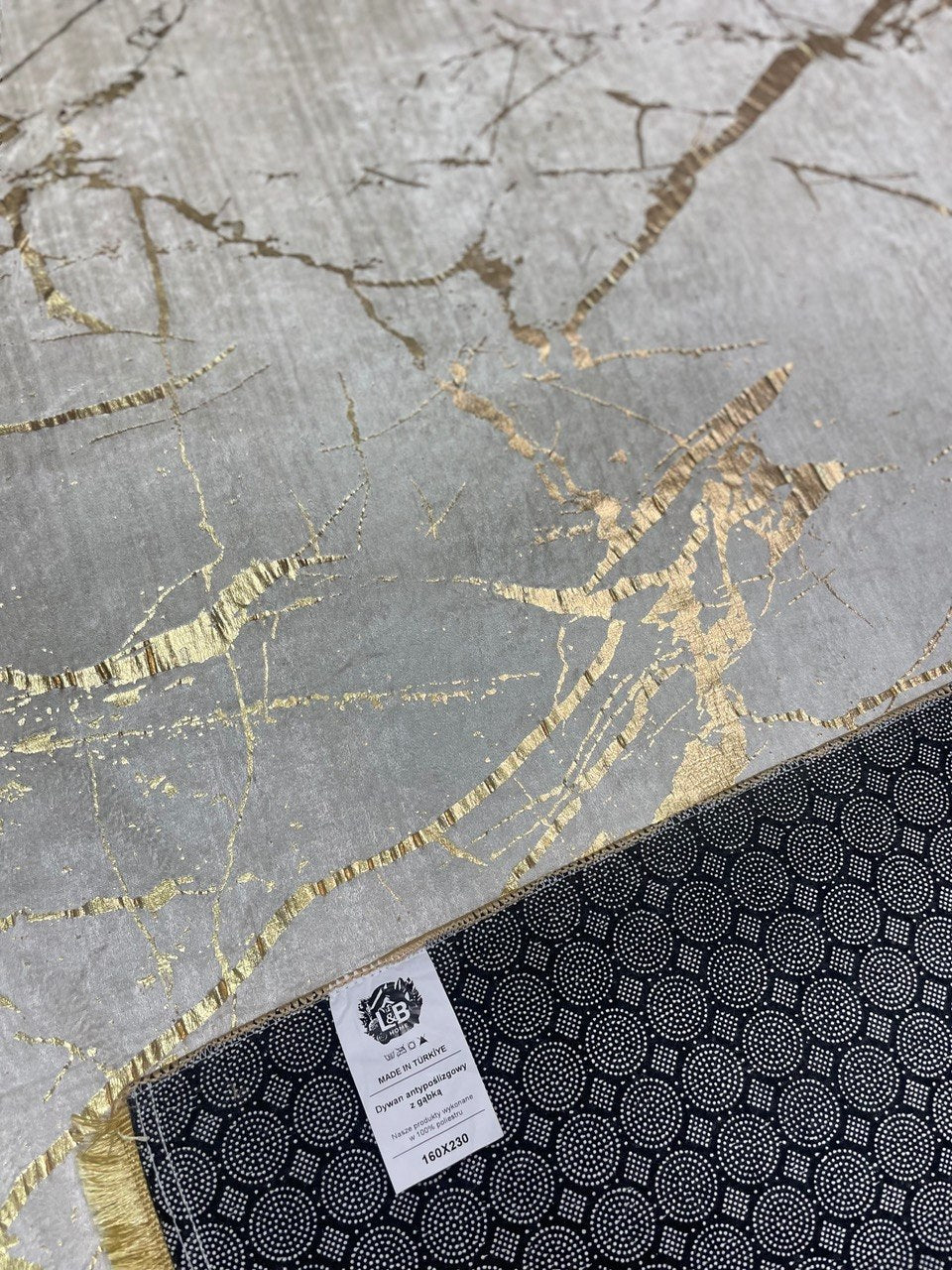 Dywan 160×230 cm – Antypoślizgowy, podstawa z gąbki 4 mm – Kremowo-Złoty