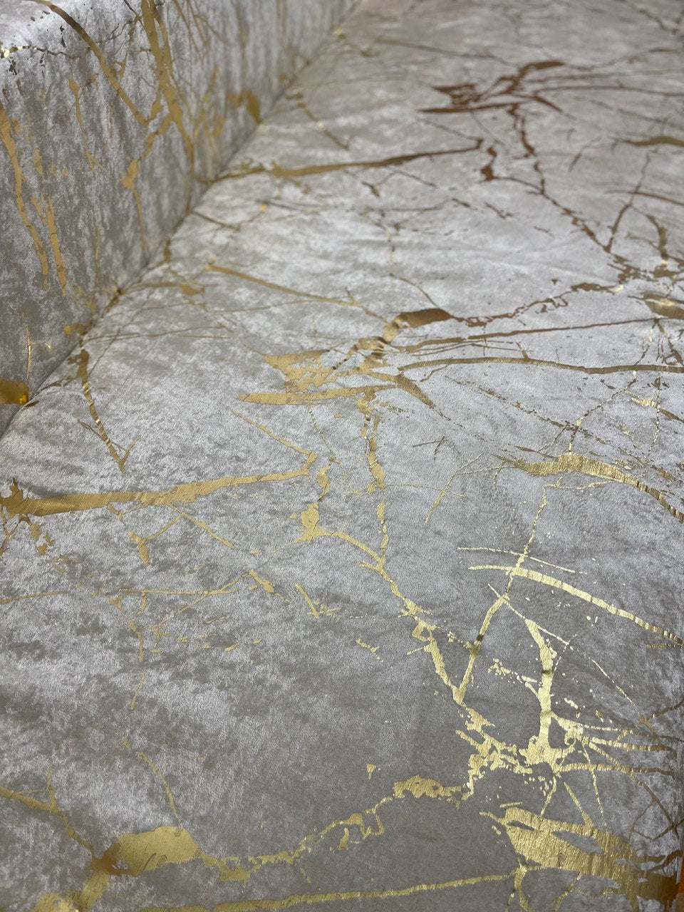 Antypoślizgowy Pokrowiec Na Sofę Z Gąbką - 170x210 cm - Kremowo & Złoty