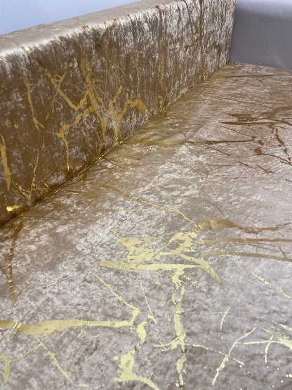 Antypoślizgowy Pokrowiec na Sofę z Gąbką - 170x210 cm - Cappuccino i Złoty