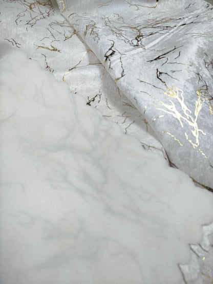 Protišmykový poťah na pohovku - 170x210 cm - Biela a zlatá